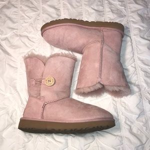Short Pink Bailey Button UGG Boots